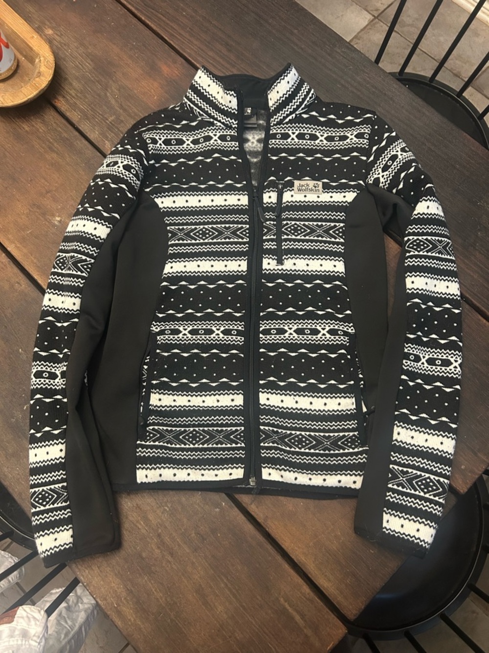 Jack Wolfskin Nordic Black & White Patterned Zip Jacket Nanuk Shackleton M